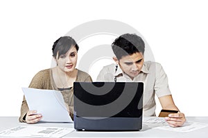 Couple paying bill online 2