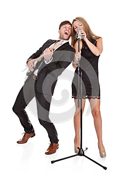 Couple performs duet to everybody