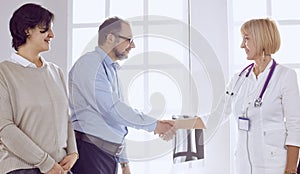 Couple at reception discussing issues with a sexologist