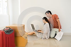 couple search decorated idea at new house