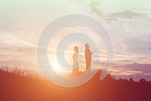 Couple silhouette breaking up a relation