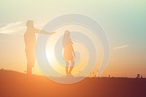 Couple silhouette breaking up a relation