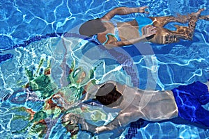 Nuoto annulla blu piscina 