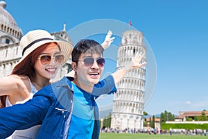 Couple travel in Italy happily