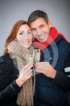 Couple winter champagne