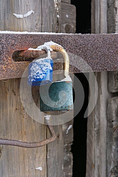 The couple of winter locks