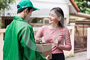 courier deliver package, woman client sign