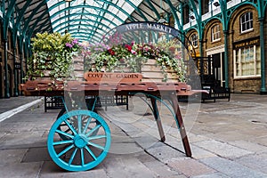 Covent Garden - Apple market