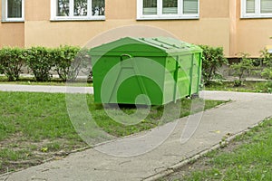 Covered container for construction and household waste