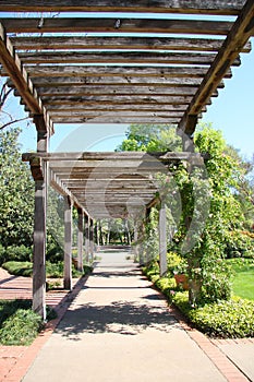 Covered garden path in Dallas Arboretum