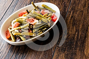 Cow Peas Salad with olive oil tomato and onions / Borulce salatasi