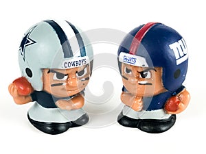 Cowboys vs. Giants Li`l Teammates Toy Figures