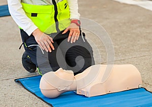 CPR training with dummy