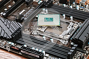 CPU socket and processor