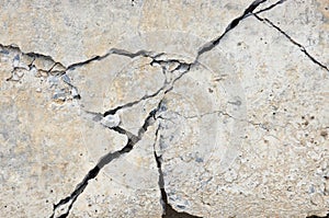 Crack concrete