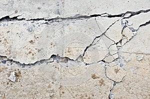 Crack concrete