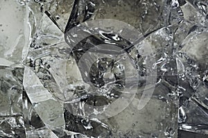 Cracked molten glass