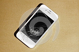 Cracked screen mobile telephone