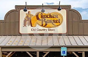 Cracker Barrel Old Country Store Restaurant Facade