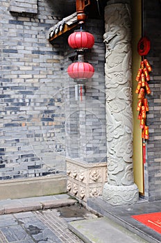 Crackers,lanterns and pillar