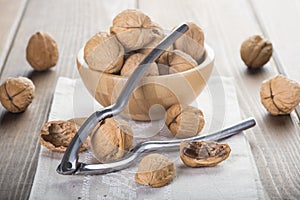 Cracking and shelling walnuts