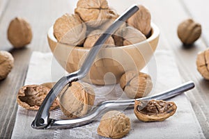 Cracking and shelling walnuts