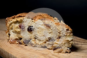 Cranberries apple and raisins cake