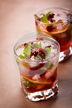 Cranberry mojito