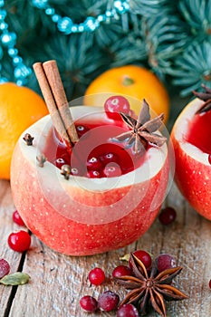 Cranberry punch. Spicy hot Christmas drink