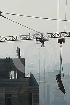 Crane, Construction of highrise buildings