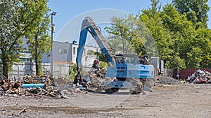 Crane Grappling Hook Scrapyard