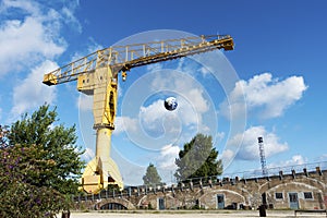 CRANE IN NANTES