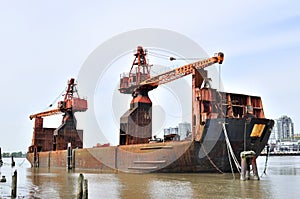 Crane vessel on Fraser river