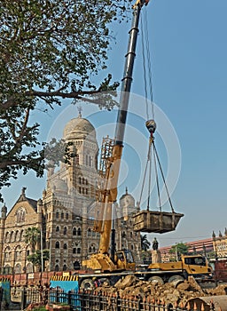 Cranes Working On Underground Mumbai: CSMT, Metro Iii Station At BMC Building