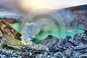 Crater Ijen photo