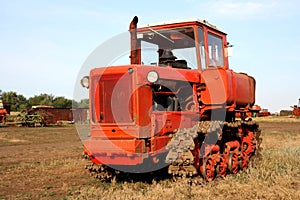 Crawler tractor photo