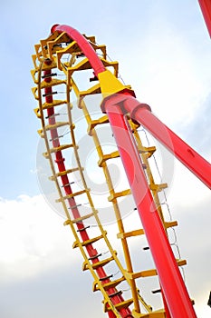 Crazy loop (roller-coaster track)