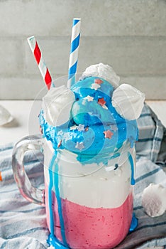 Crazy shake for July, 4