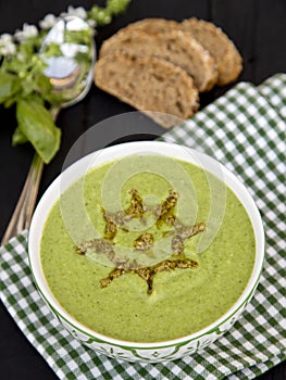 Cream of broccoli and spinach soup