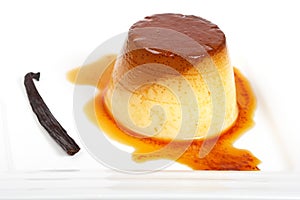 Cream caramel dessert