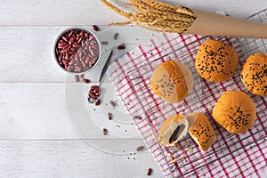 Cream red bean bread buns