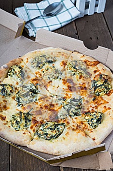 Creamy spinach dip pizza