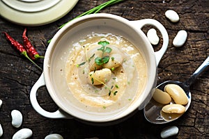 Creamy white bean soup