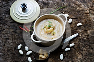 Creamy white bean soup