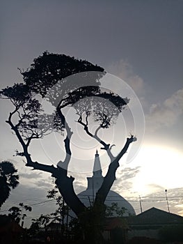 This is a creation of King Dutugemunu and it is located in the Anuradhapura district of Sri Lanka.