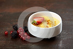 Creme brule dessert