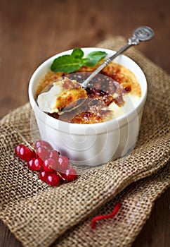 Creme brulee (cream brulee, burnt cream)