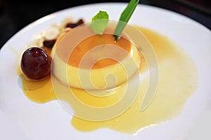 Creme caramel , Caramel custard , Custard pudding