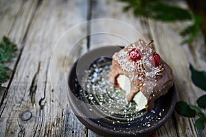 Creme Pie With Cheeries