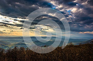 Crepuscular rays over the Appalachians, seen from Skyline Drive